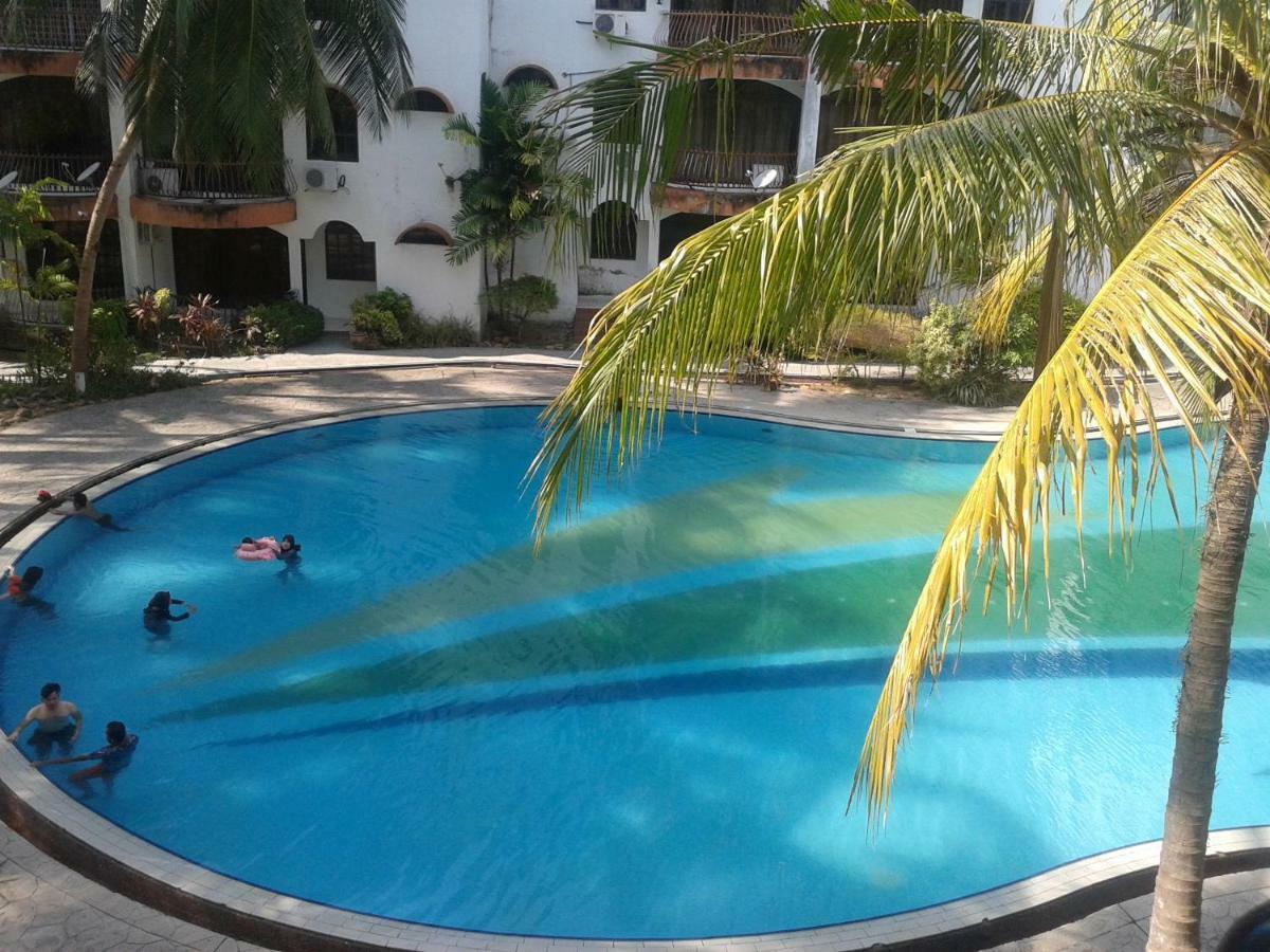 Seri Lagenda Apartment Kuah Exterior foto